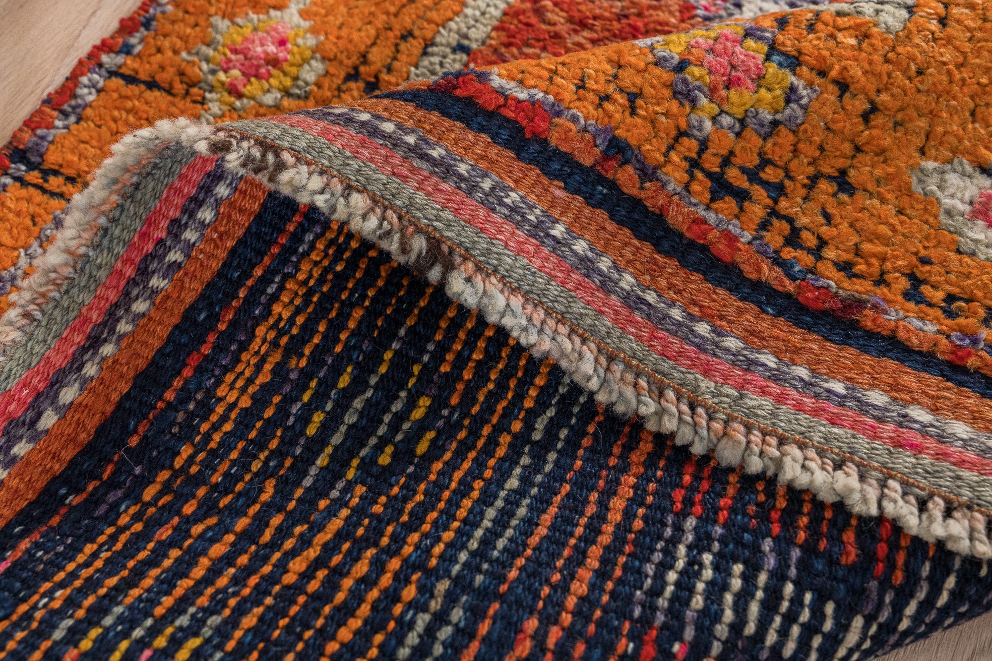 Honor - Elegant Living Room Rug, Antique Charm