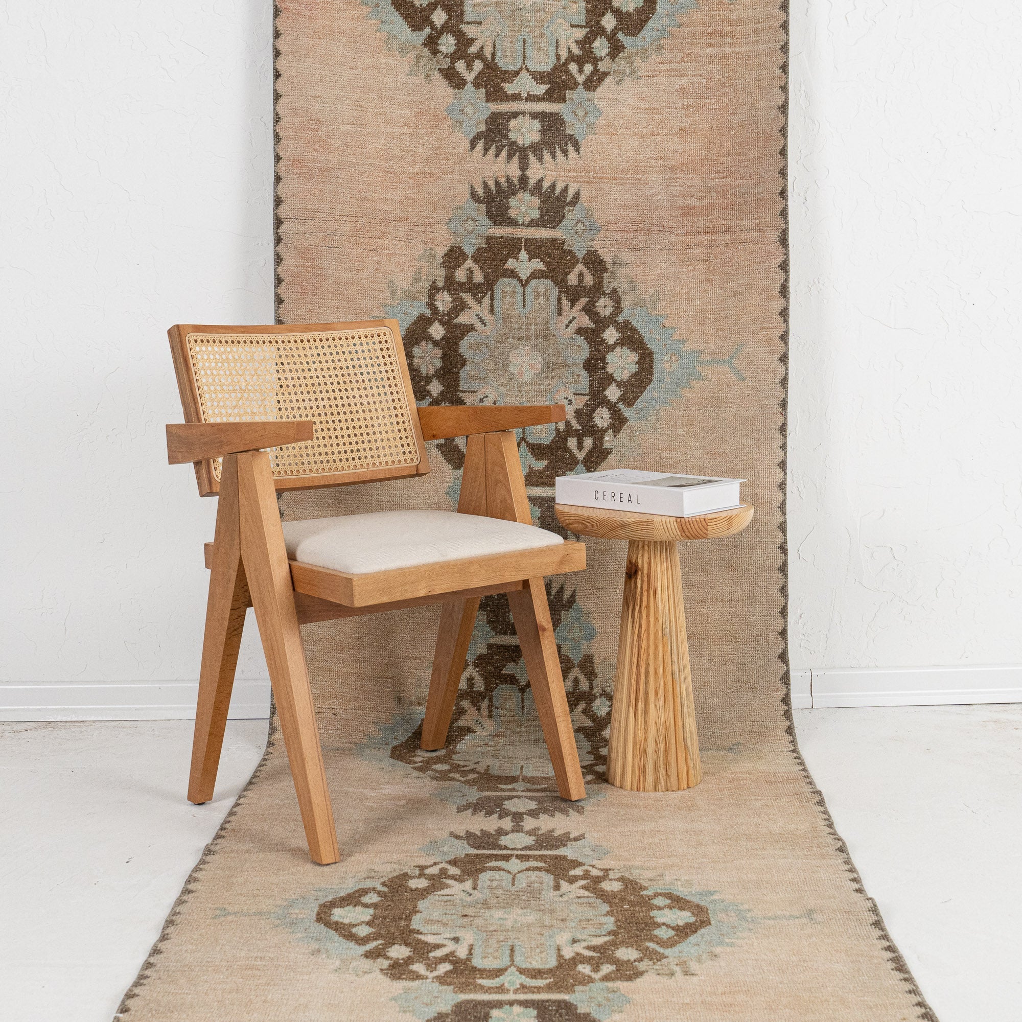 Avaris - Oriental Rug, Handcrafted for Luxury Living