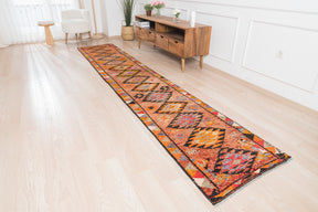 Niara - Dining Room Rug, Classic Artisan Crafted