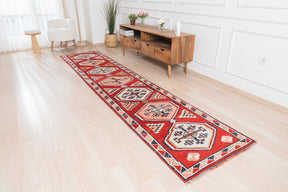 Hollis - Persian Rug, Handcrafted & Timeless