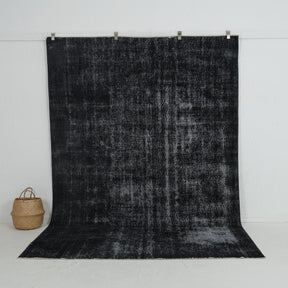 black vintage 7x10 area rug - perfect for the living room, bedroom, dining room, entryway, office