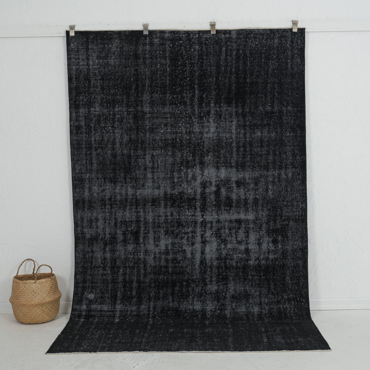 black vintage 5x9 area rug - perfect for the living room, bedroom, dining room, entryway, office