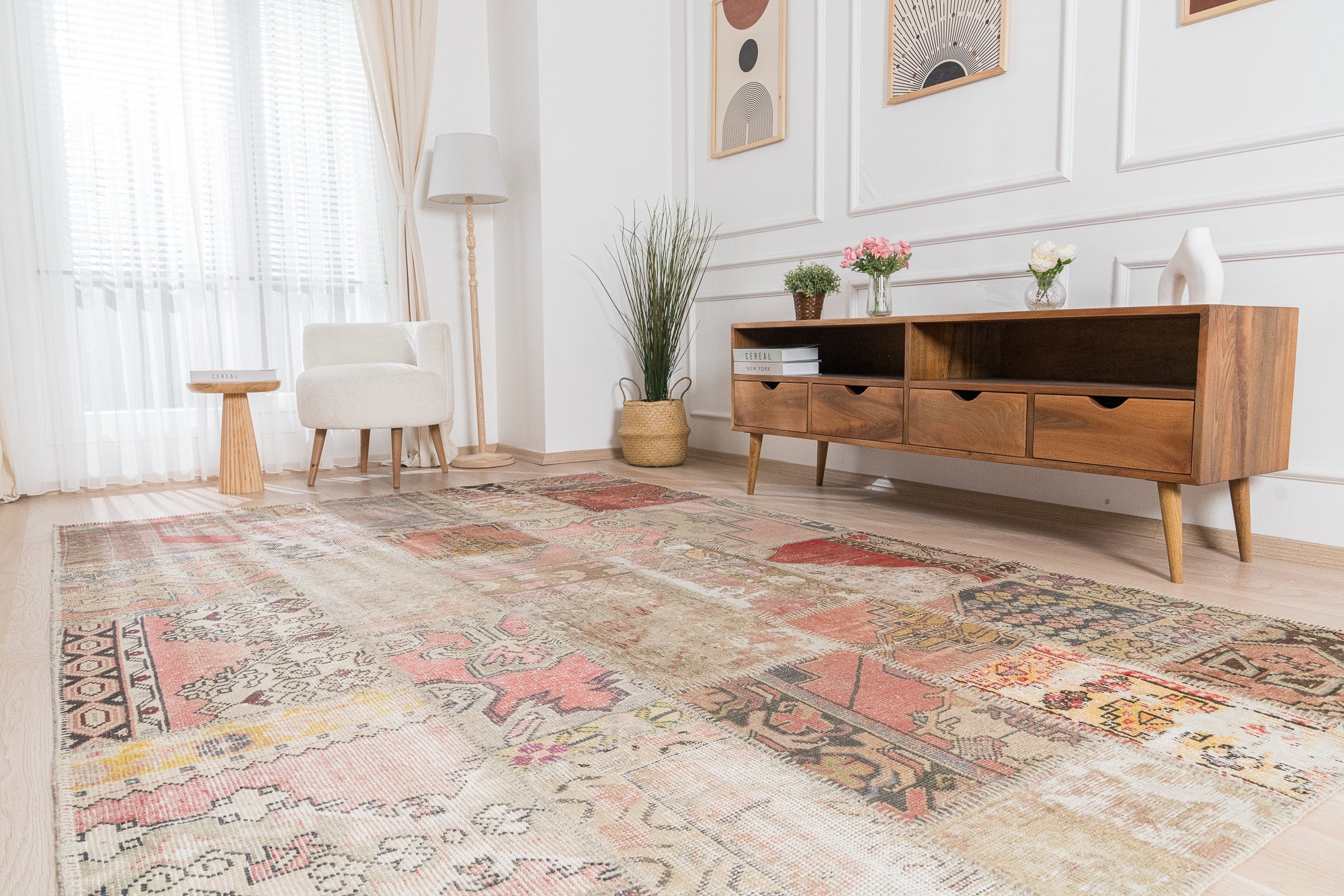 Jacinda - Turkish Rug, Authentic and Vintage