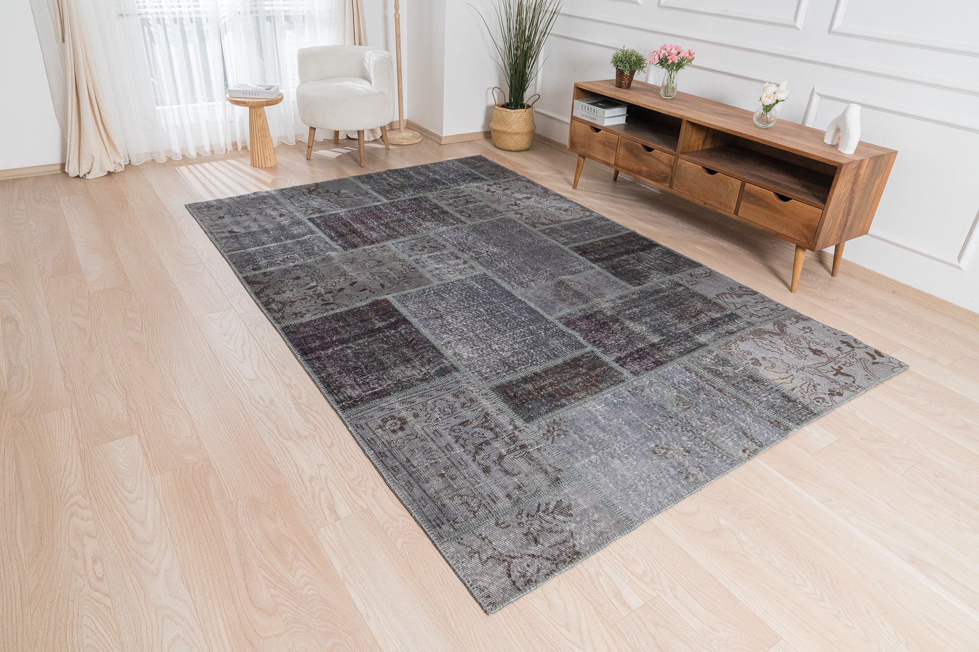 Sakina - Oriental Vintage Rug, Collector's Edition