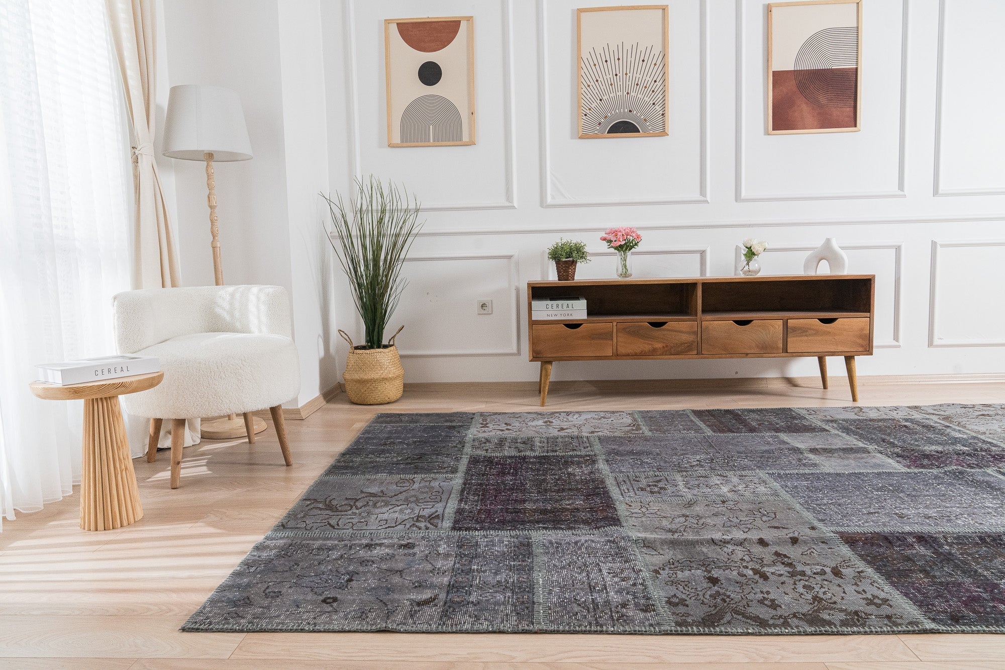Sakina - Persian Rug, Handcrafted & Timeless
