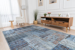 Sal - Turkish Rug, Authentic and Vintage