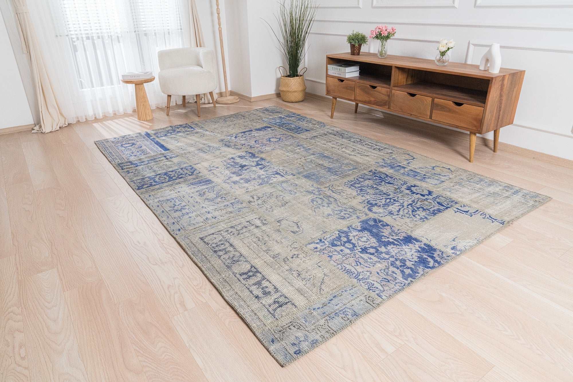 Nathalie - Dining Room Rug, Authentic Oriental Design