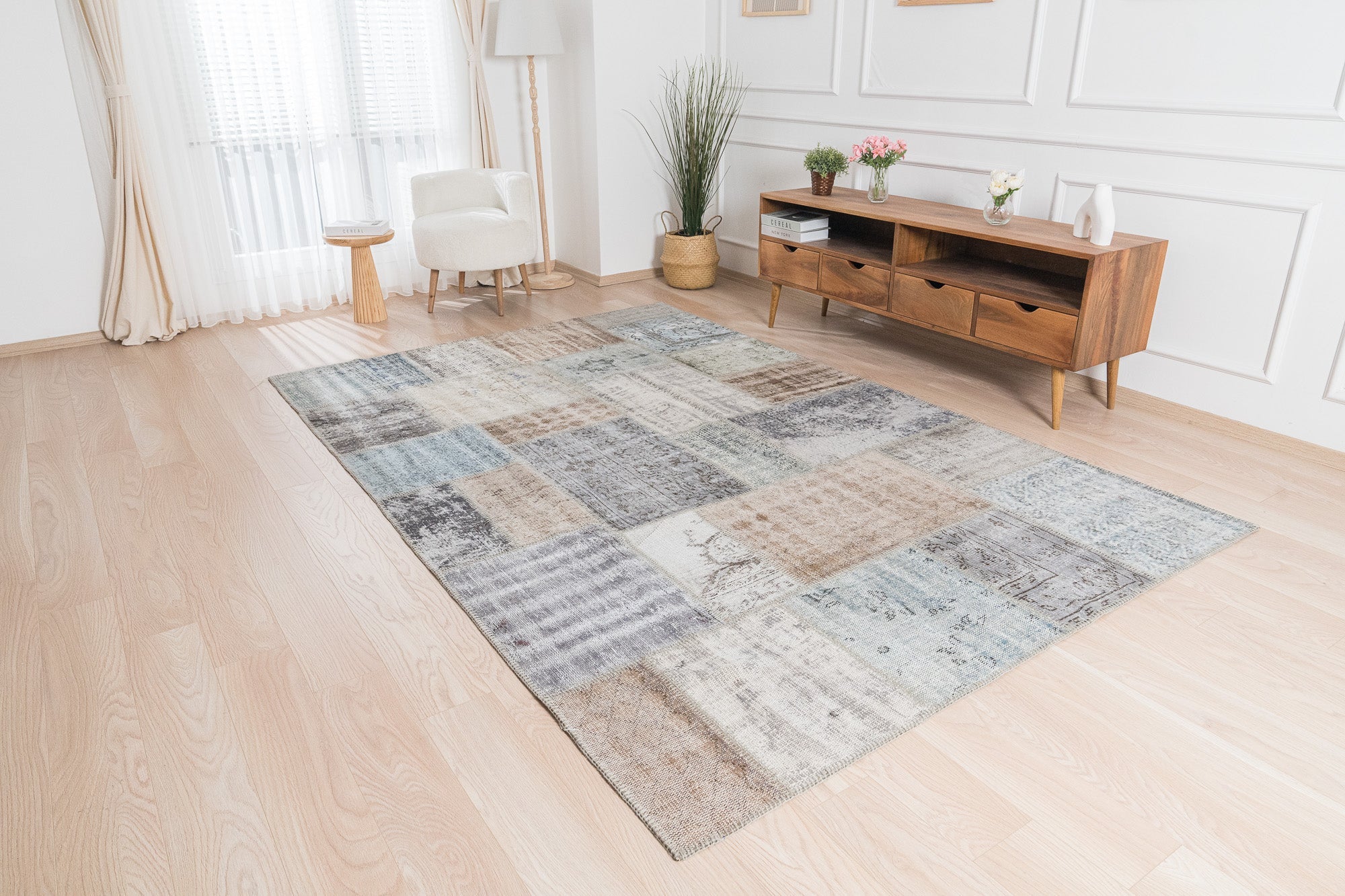 Tace - Turkish Rug, Vintage Charm for Modern Spaces