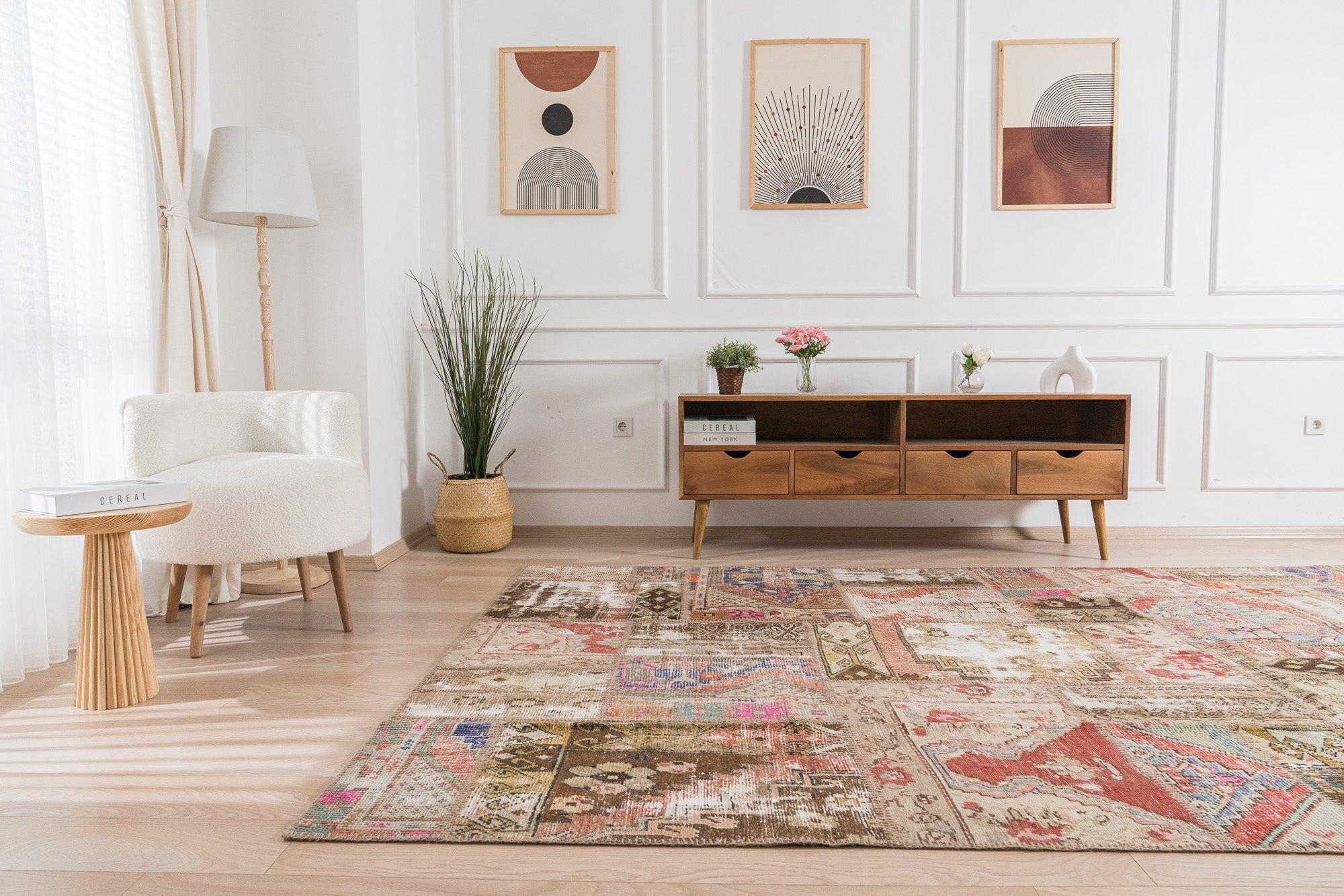 Ivaeh - Dining Room Rug, Authentic Oriental Design
