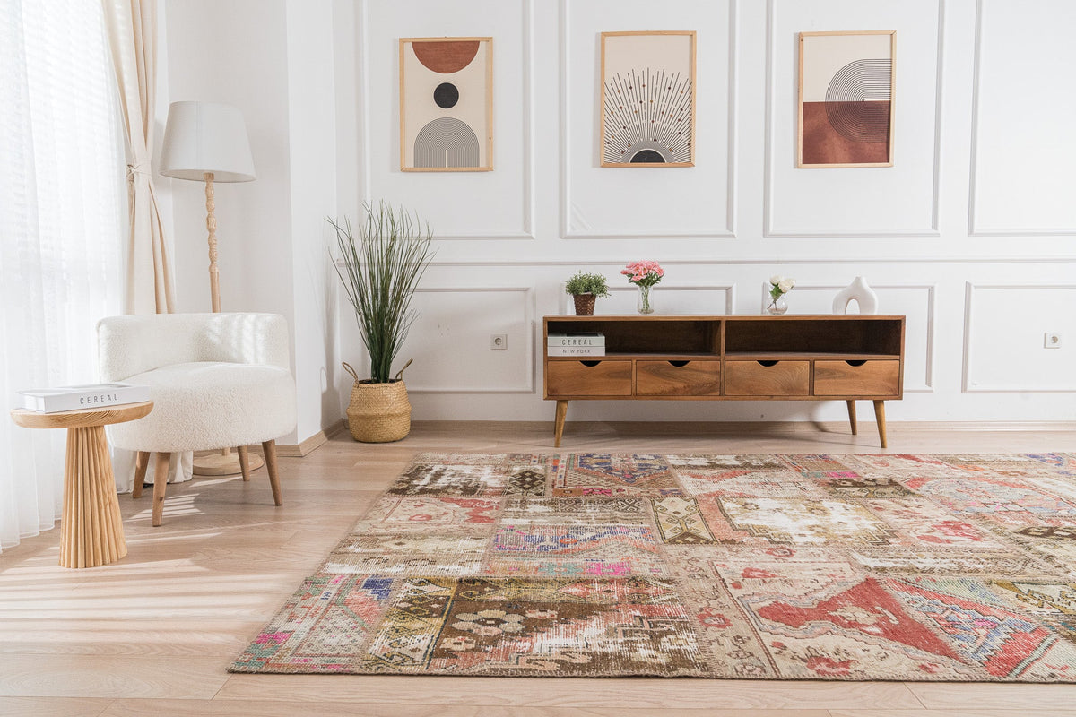 Ivaeh - Dining Room Rug, Authentic Oriental Design