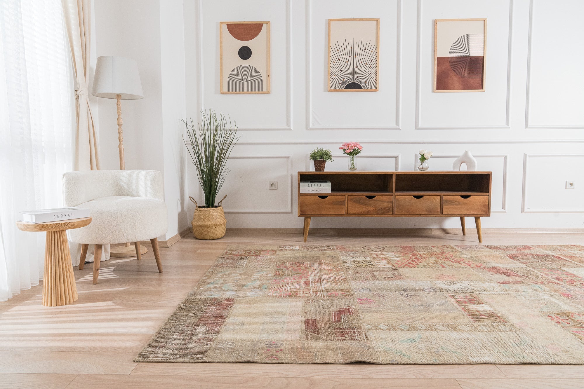 Neria - Dining Room Rug, Authentic Oriental Design