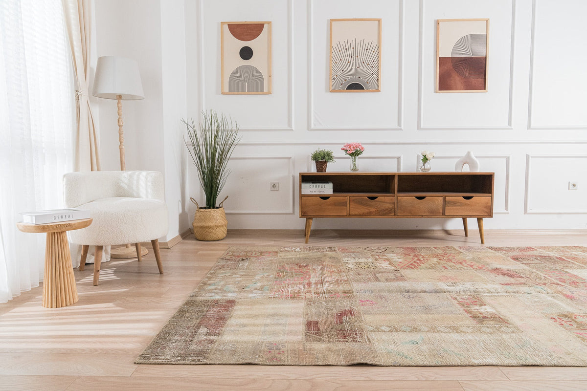 Neria - Dining Room Rug, Authentic Oriental Design
