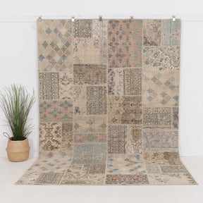 Iaelaria - Vintage Turkish Area Rug