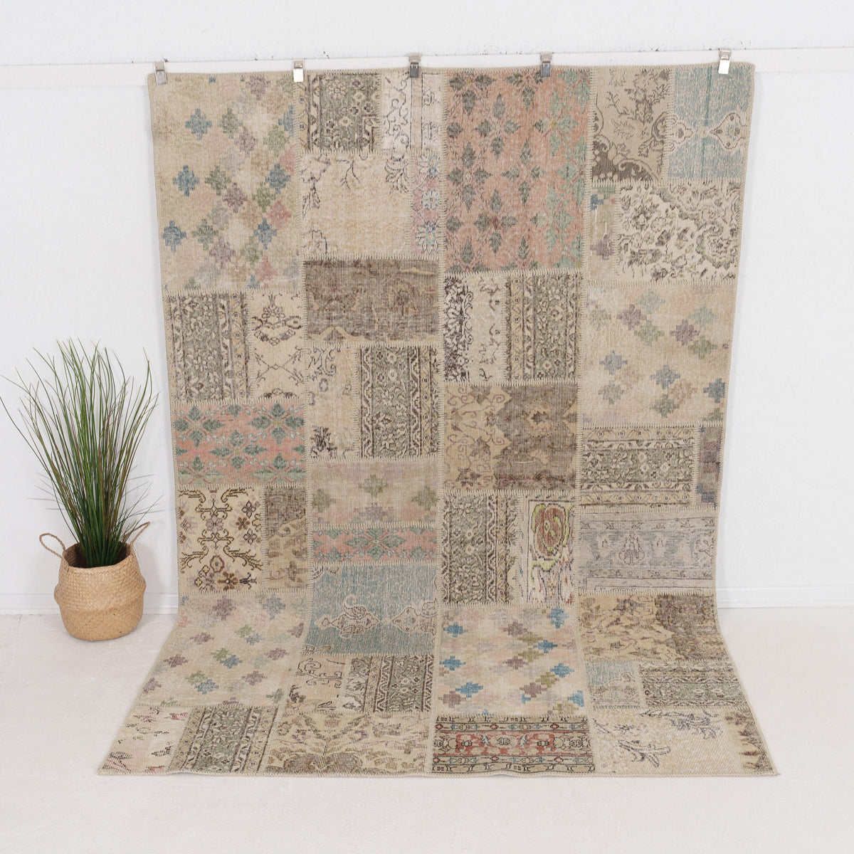 Iaelaria - Vintage Turkish Area Rug