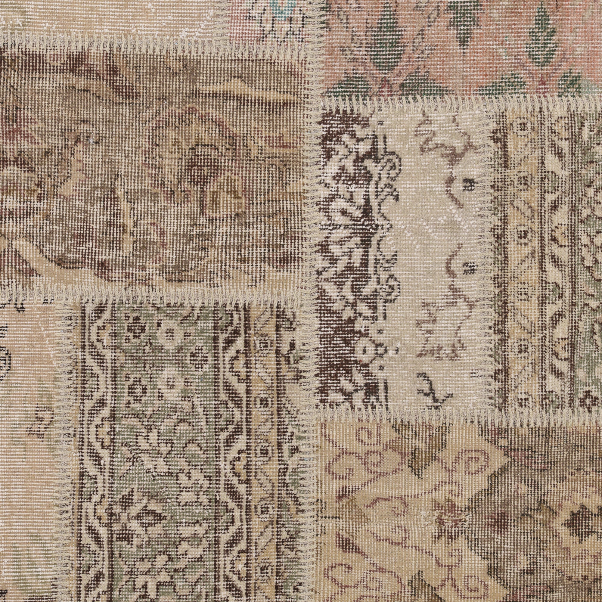 Iaelaria - Vintage Turkish Area Rug