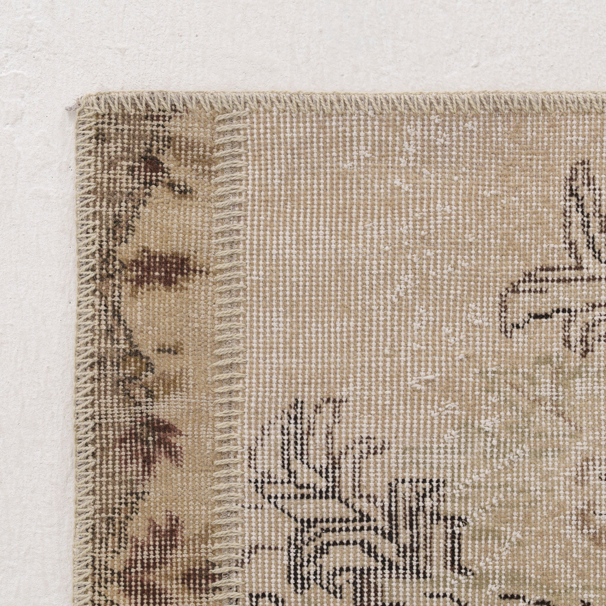 Iaelaria - Vintage Turkish Area Rug