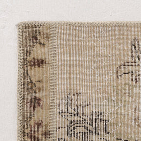 Iaelaria - Vintage Turkish Area Rug