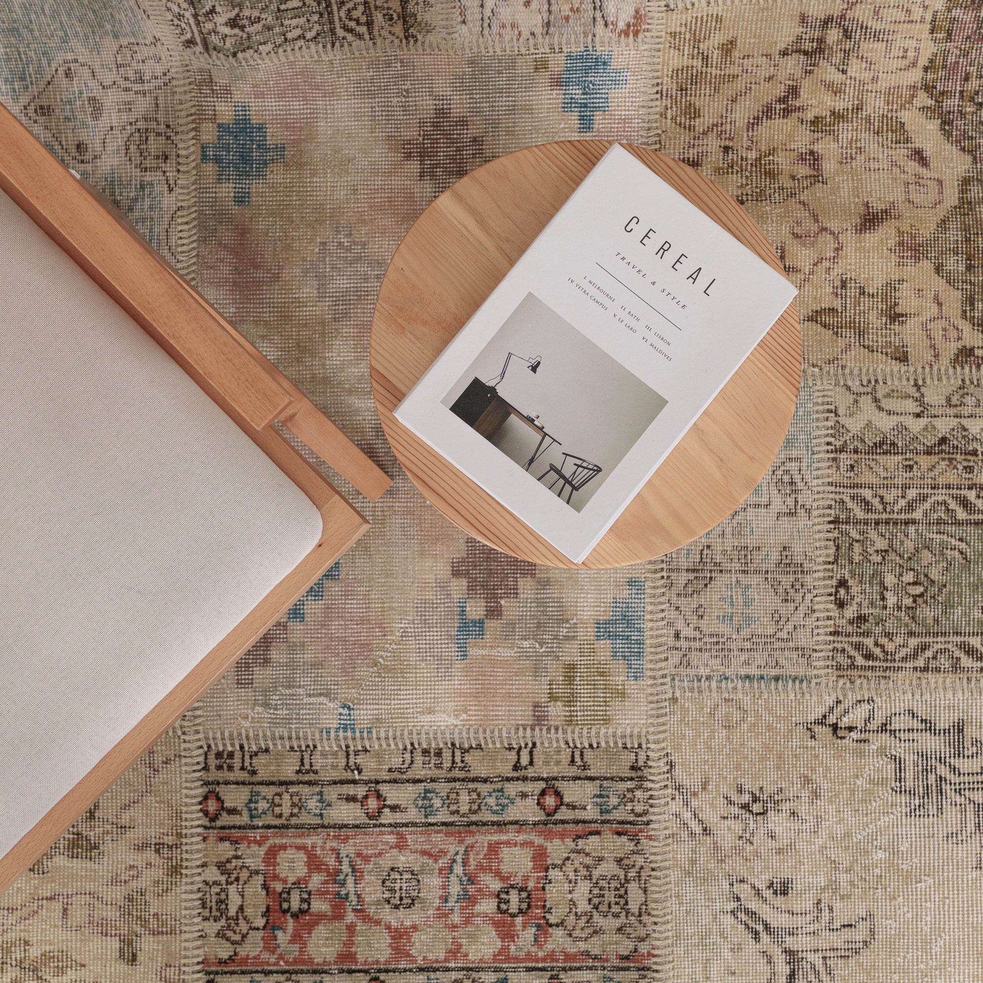 Iaelaria - Vintage Turkish Area Rug