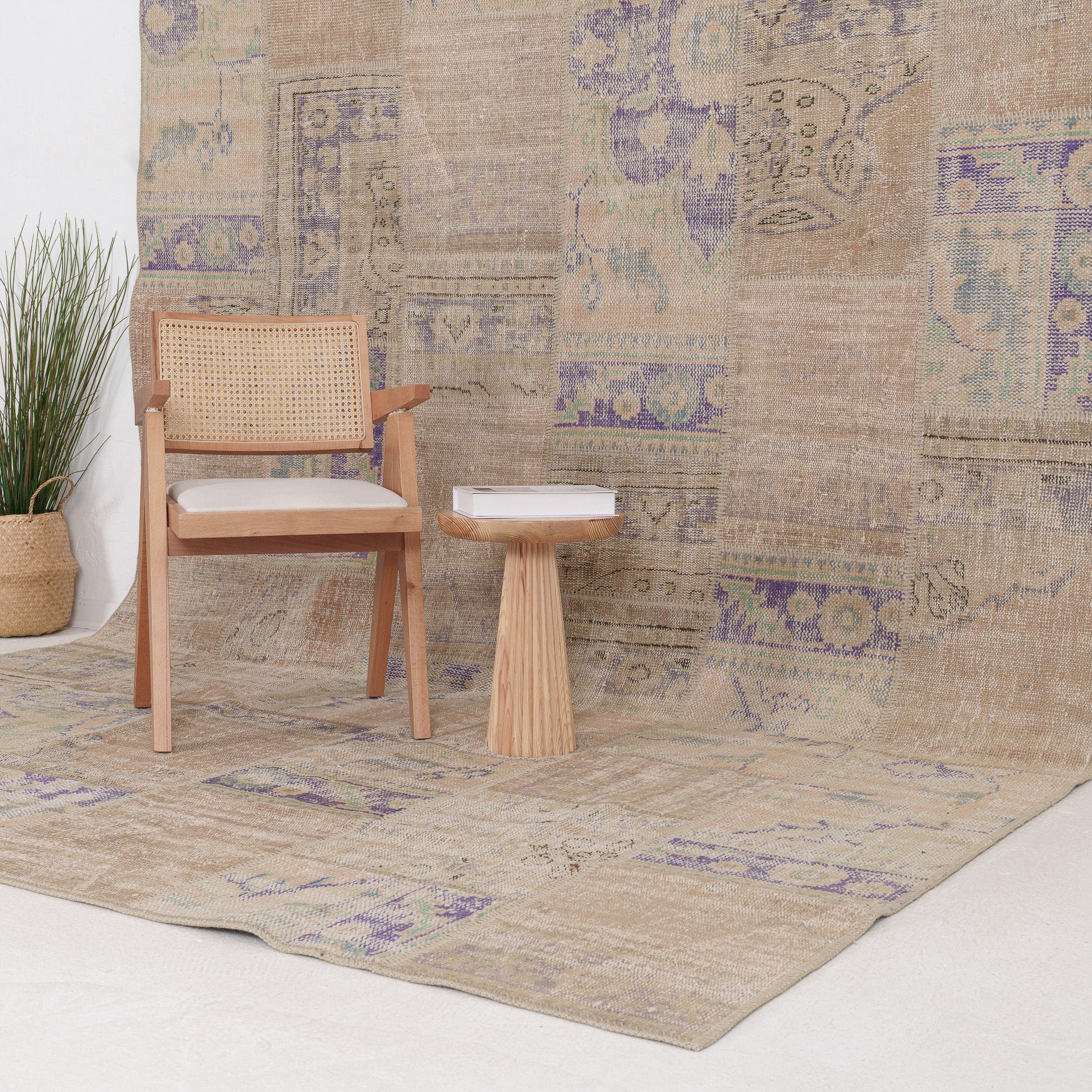 Iaelis - Vintage Turkish Area Rug