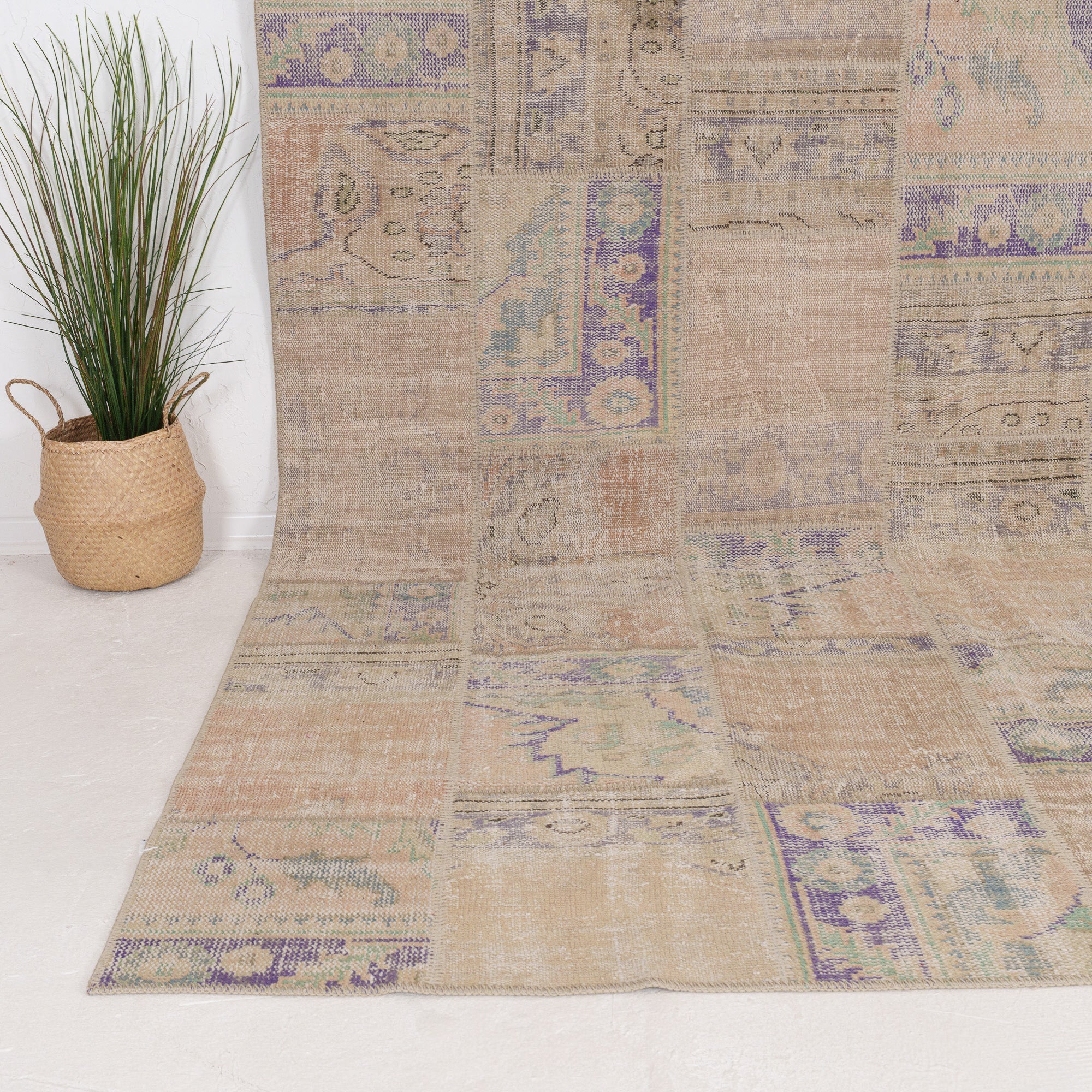 Iaelis - Vintage Turkish Area Rug