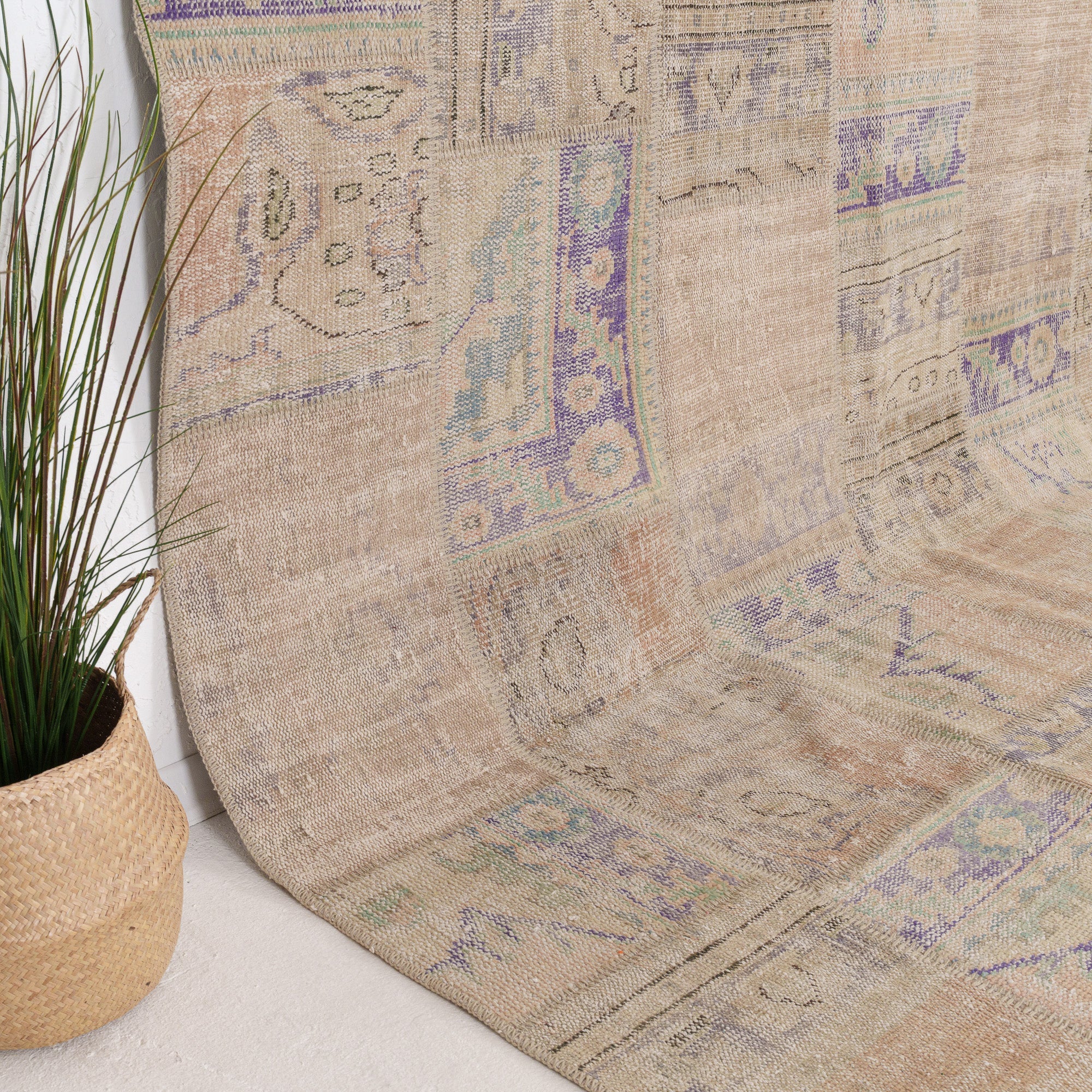 Iaelis - Vintage Turkish Area Rug