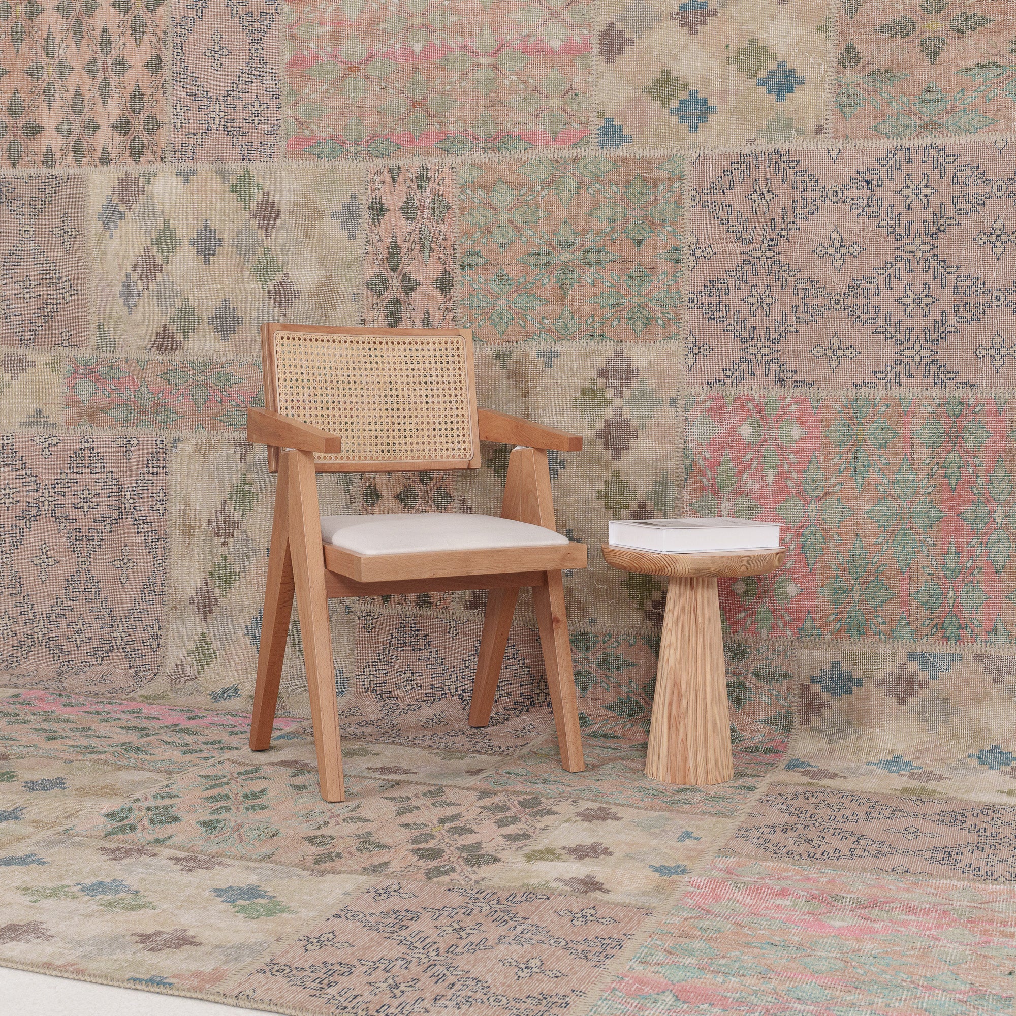 Iaelara - Vintage Turkish Area Rug