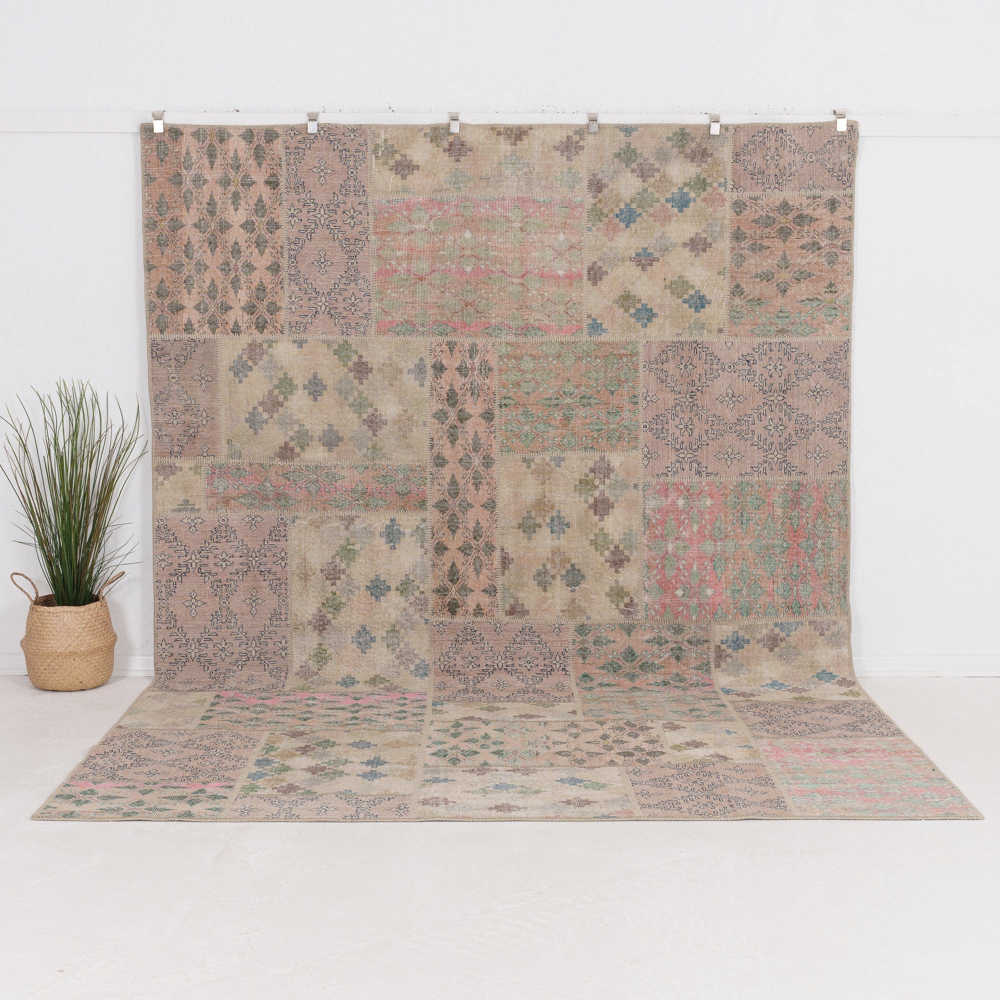 Iaelara - Vintage Turkish Area Rug