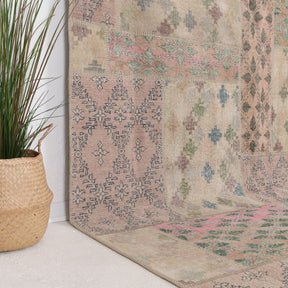 Iaelara - Vintage Turkish Area Rug