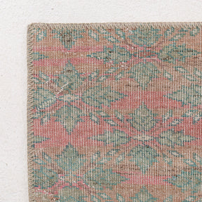 Iaelara - Vintage Turkish Area Rug