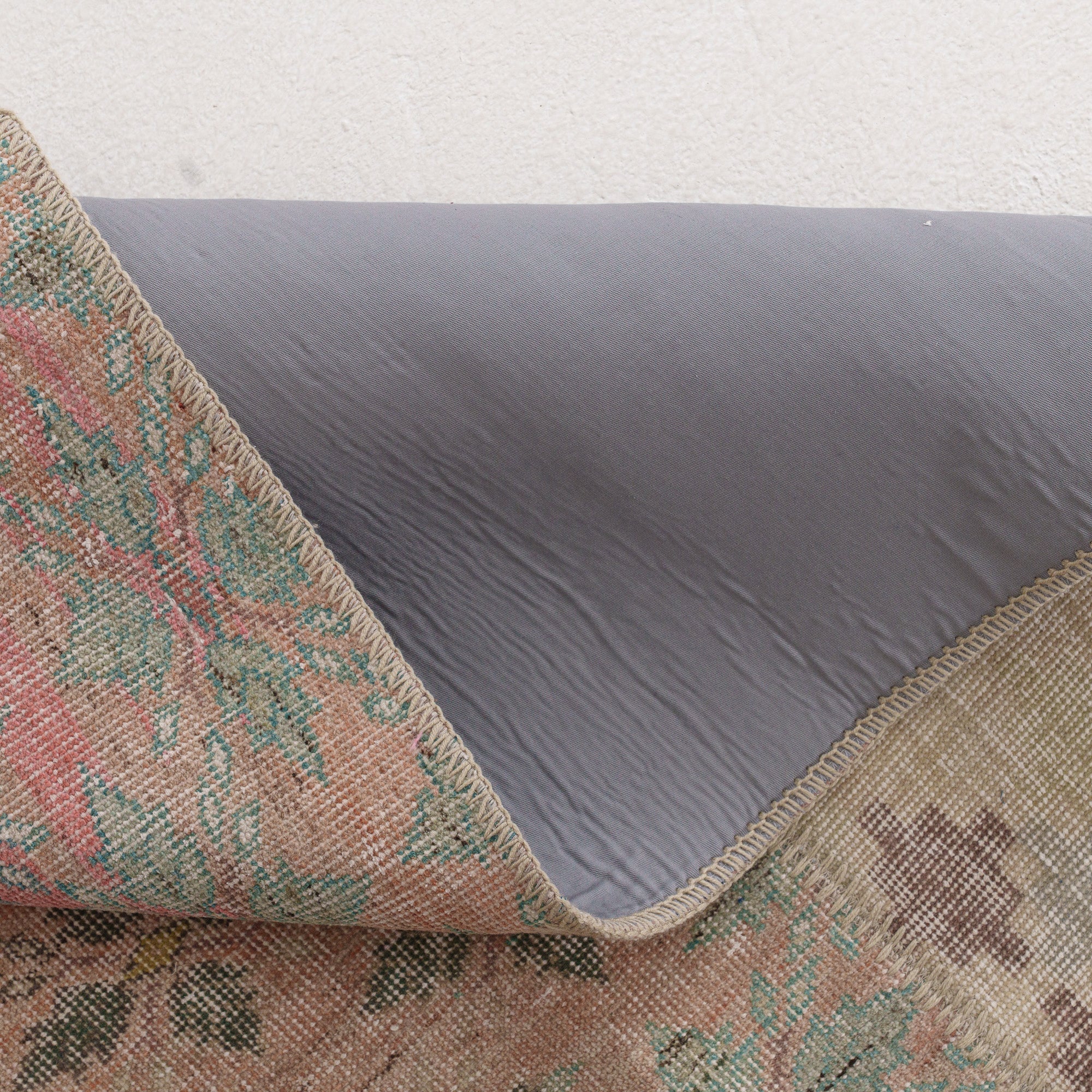 Iaelara - Vintage Turkish Area Rug