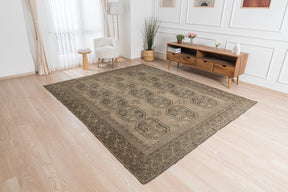 Pepper - Dining Room Rug, Authentic Oriental Design