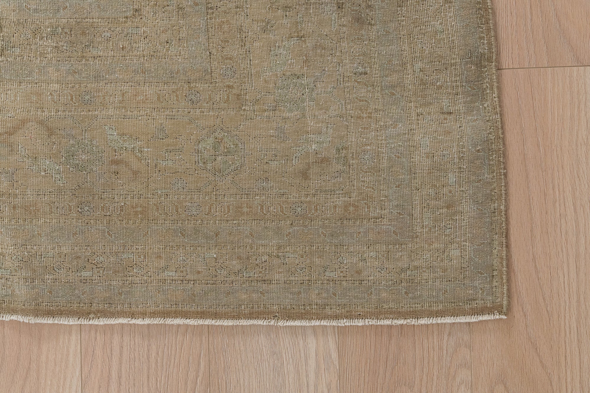Prynn - Persian Rug, Handcrafted & Timeless
