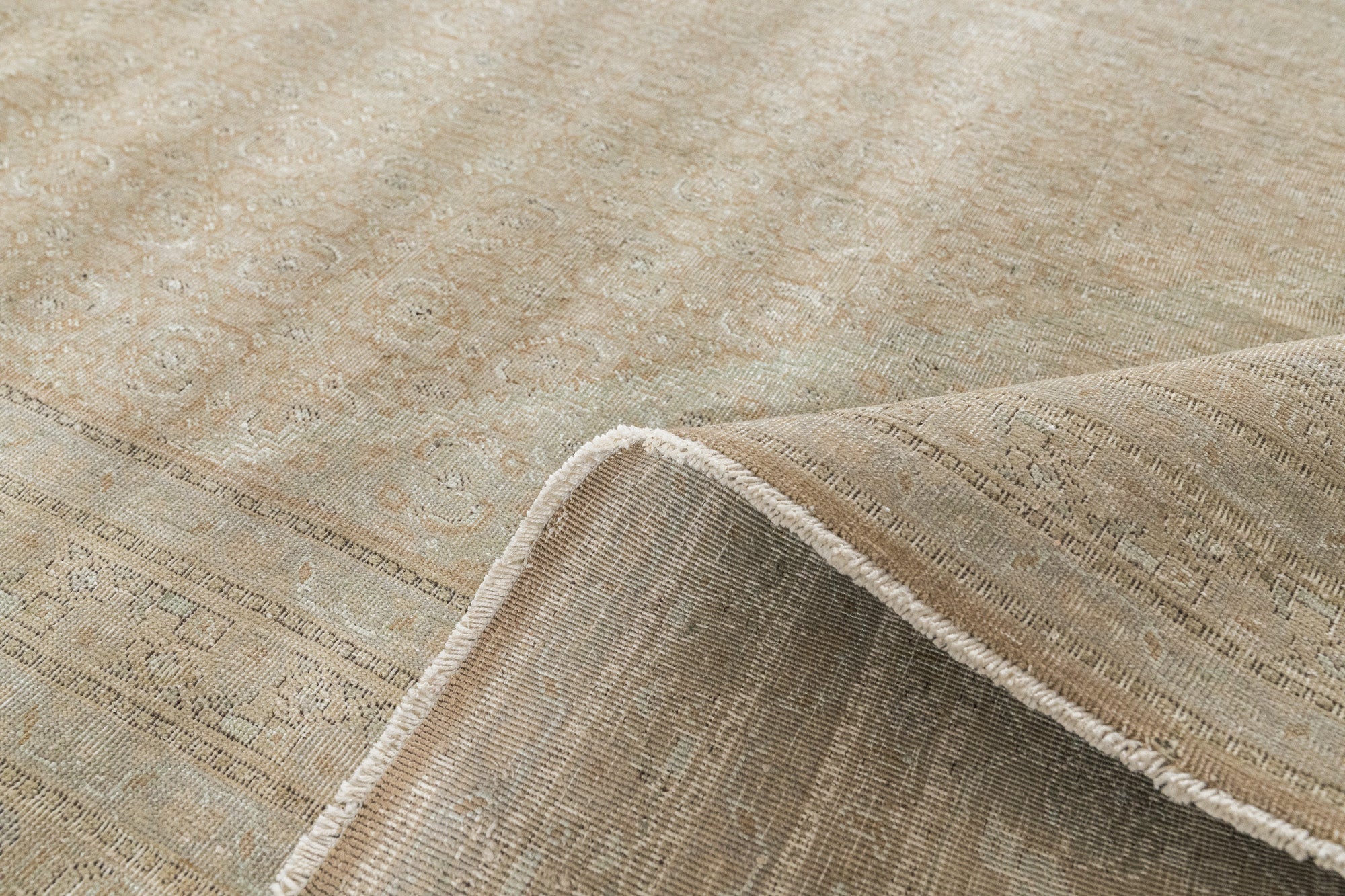 Prynn - Persian Rug, Handcrafted & Timeless
