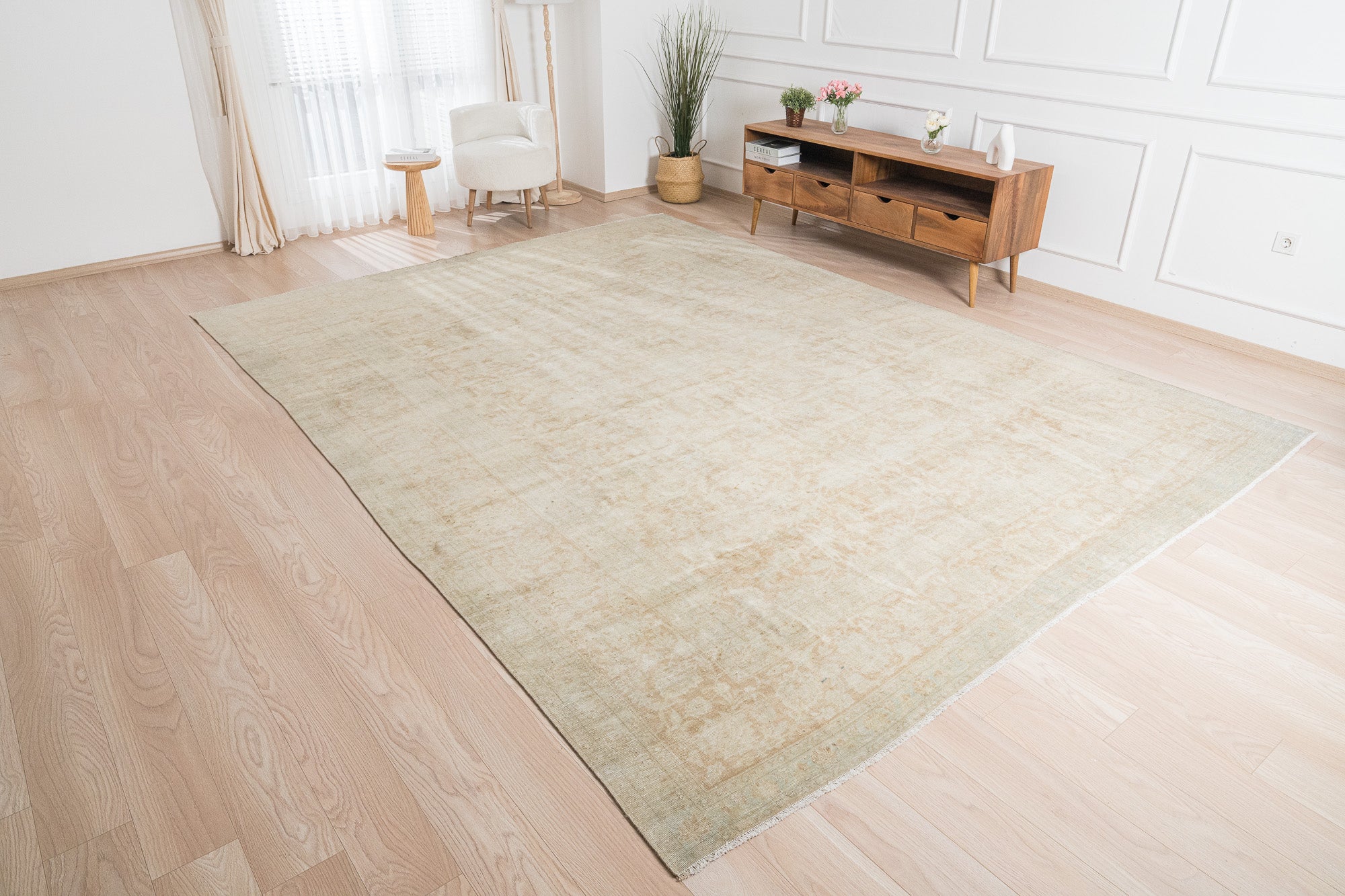 Qira - Vintage Persian Rug, Handwoven Masterpiece