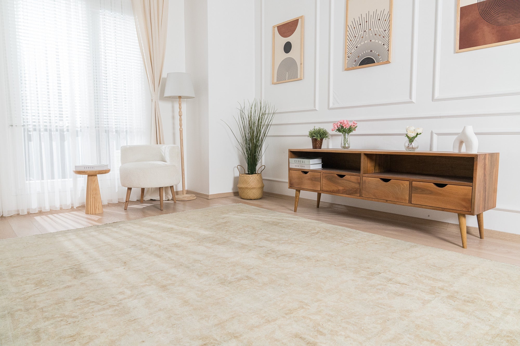 Qira - Living Room Rug, Elegant & Unique