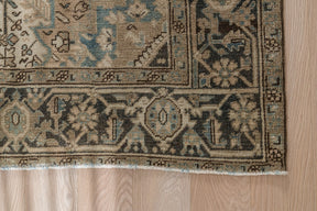 Peri - Oriental Rug, Exquisite Antique Design