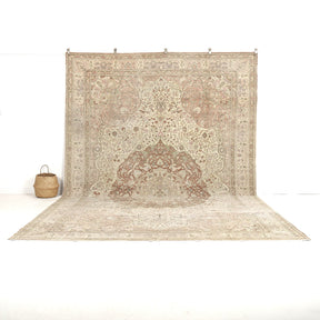 Primula - Oriental Rug, Handcrafted for Luxury Living