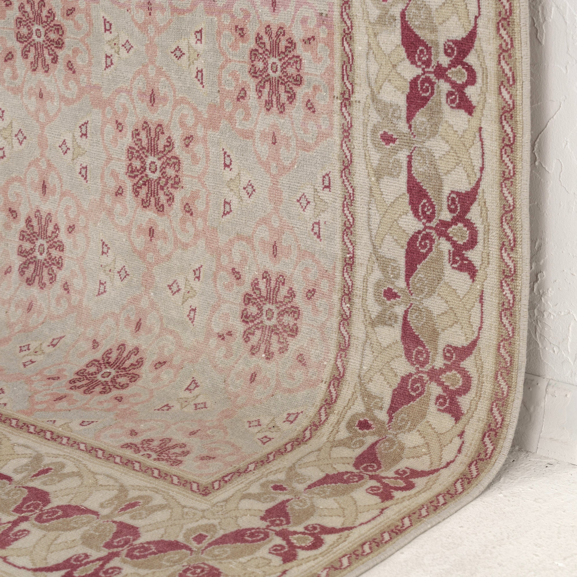 Georgianna - Handmade Turkish Rug, Rich in Tradition
