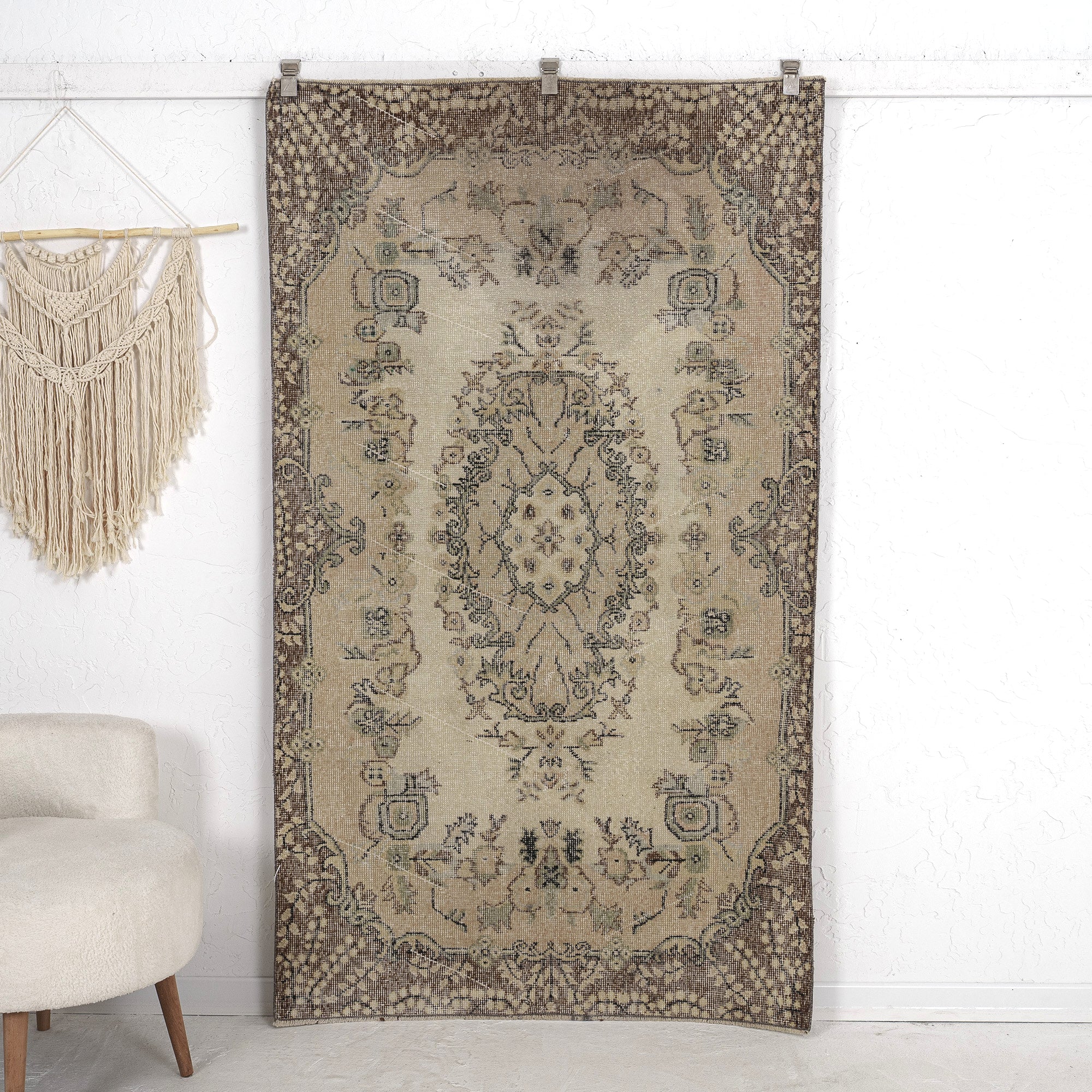 140.5×225\"Sugar plum”ViNTAGE TURKiSH RUG Vintage Turkish Mini Rug 1.6'x3' - No. 671 – Velvet & Shag
