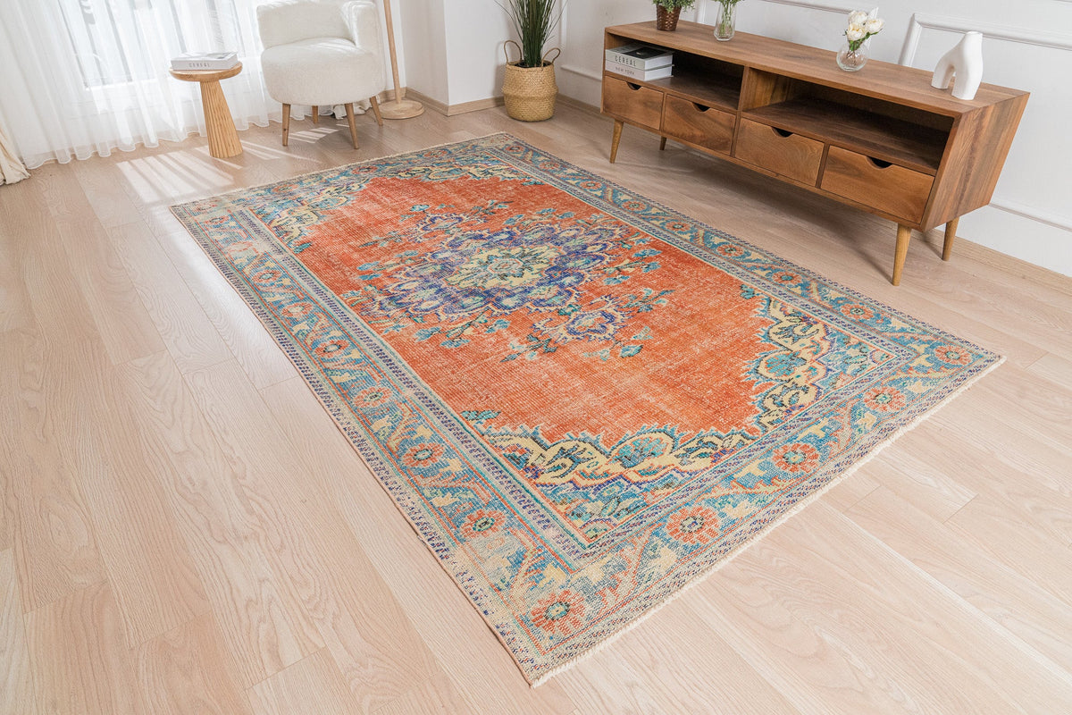 Olia - Persian Rug, Handcrafted & Timeless