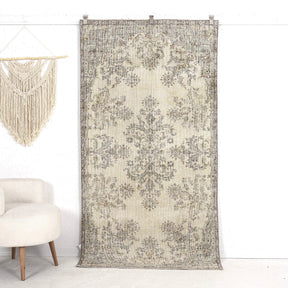 Leoma - Oriental Vintage Rug, Collector's Edition