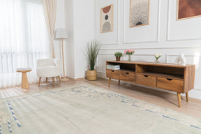 Philomena - Dining Room Rug, Elegant Oriental Style