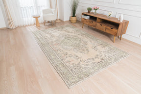 Orietta - Oriental Rug, Timeless & Exquisite