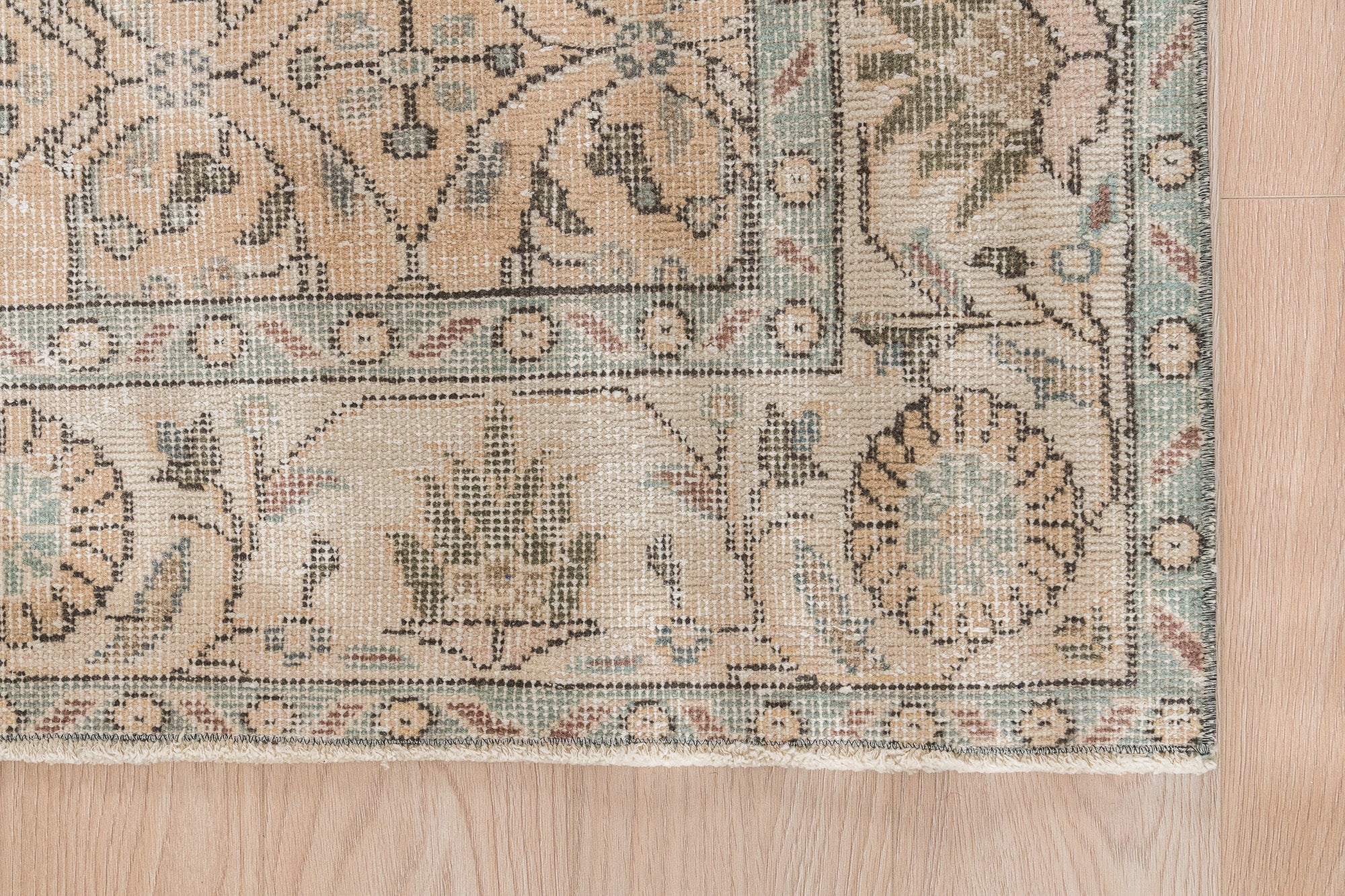 Oakella - Persian Rug, Handcrafted & Timeless