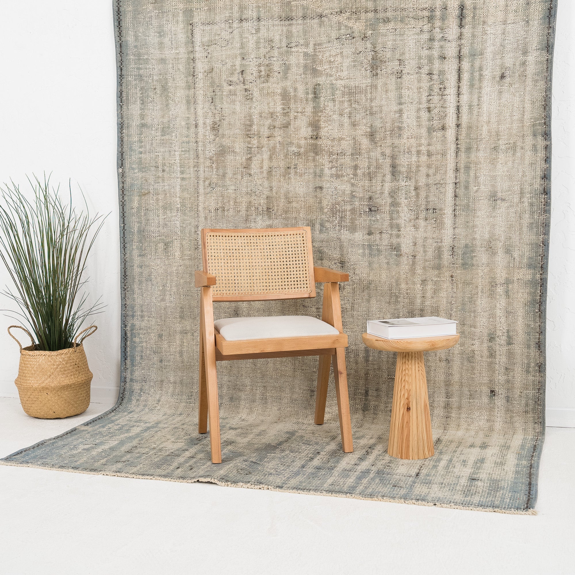 Avysera - Vintage Turkish Area Rug