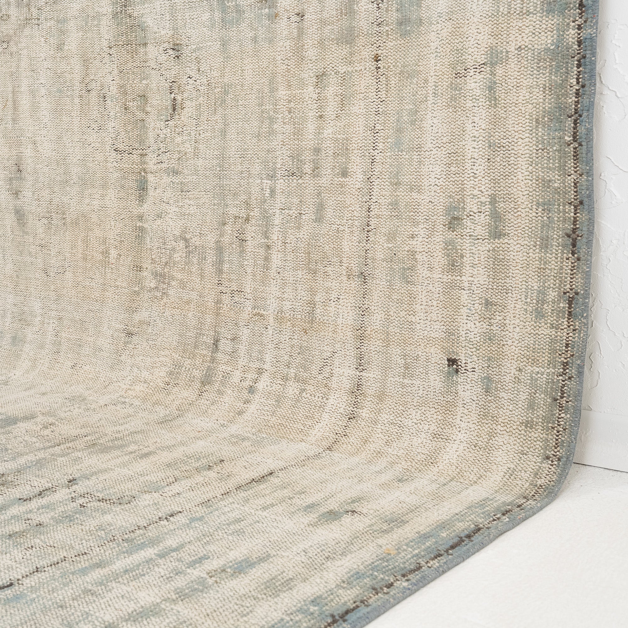 Avysera - Vintage Turkish Area Rug