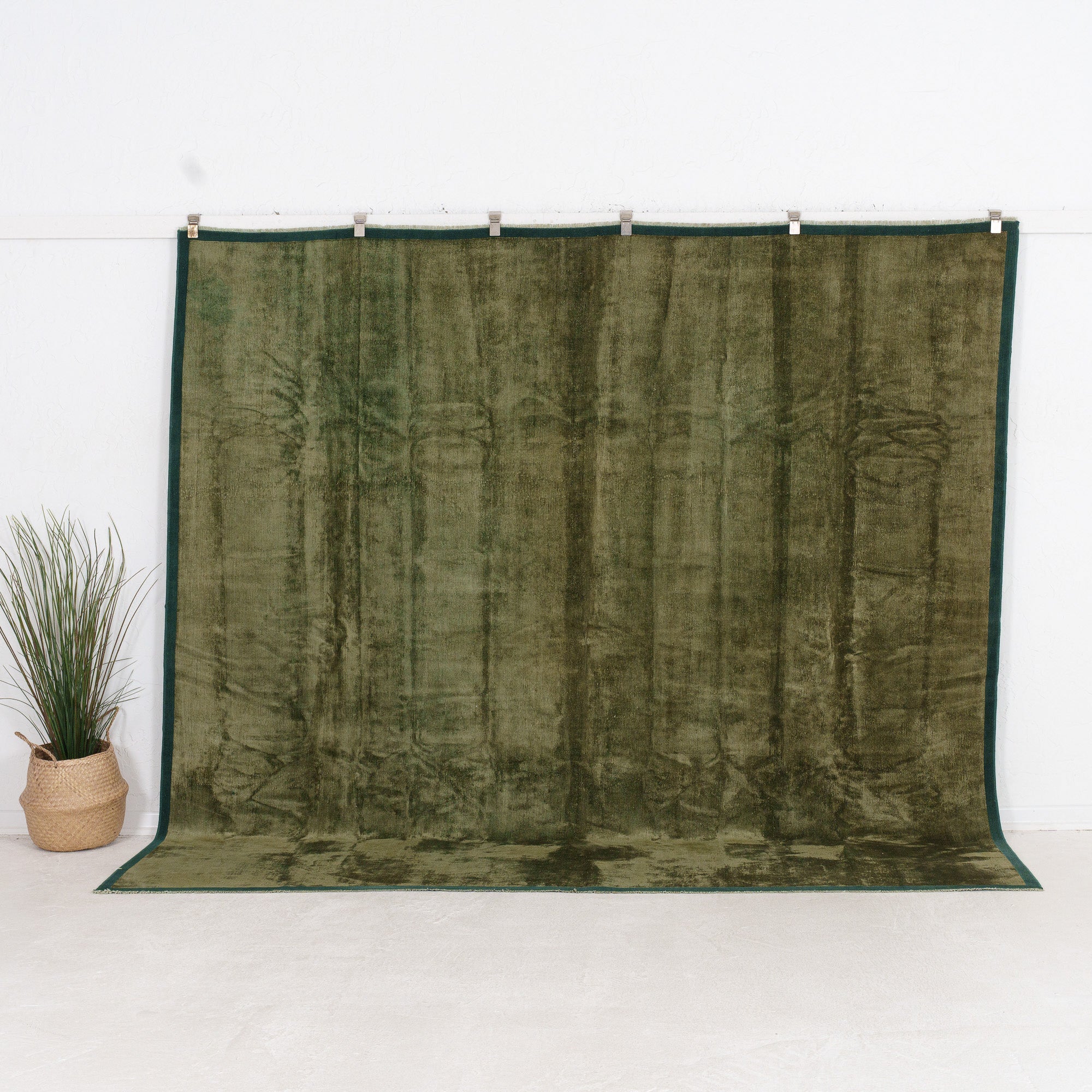 Faeless - Vintage Turkish Area Rug