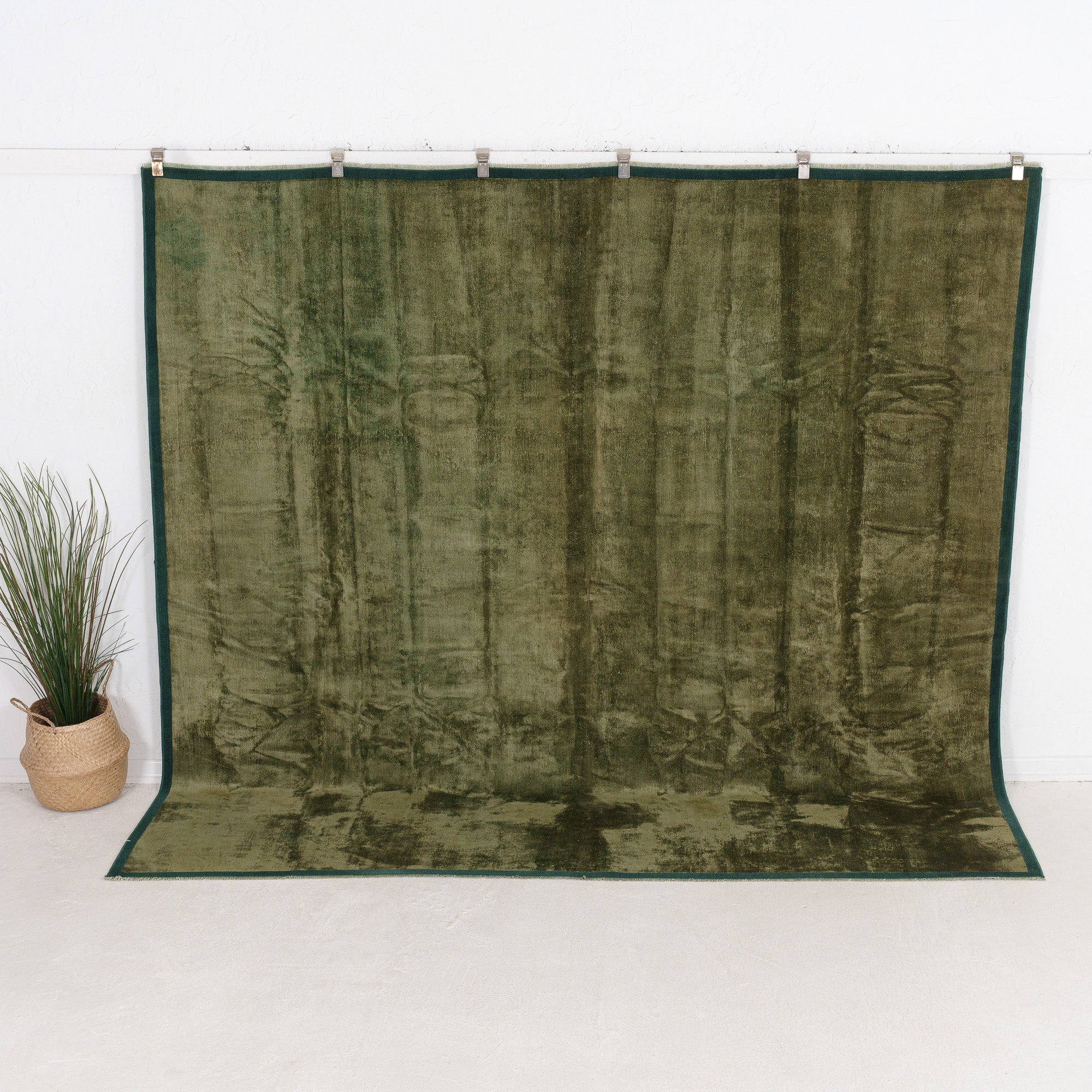 Faeless - Vintage Turkish Area Rug