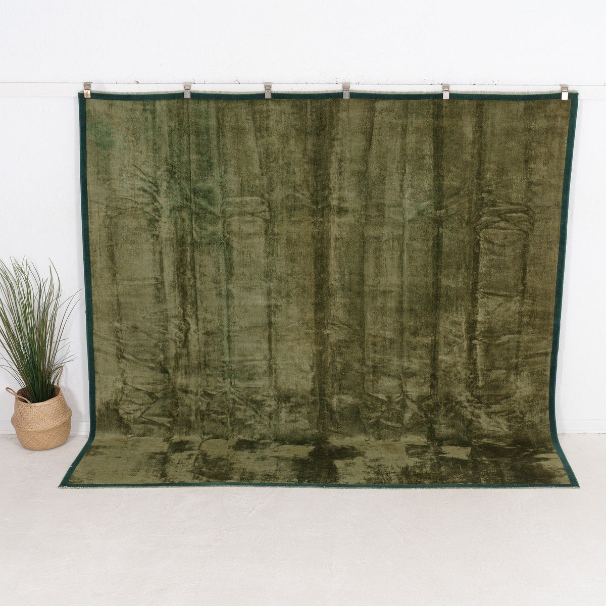 Faeless - Vintage Turkish Area Rug