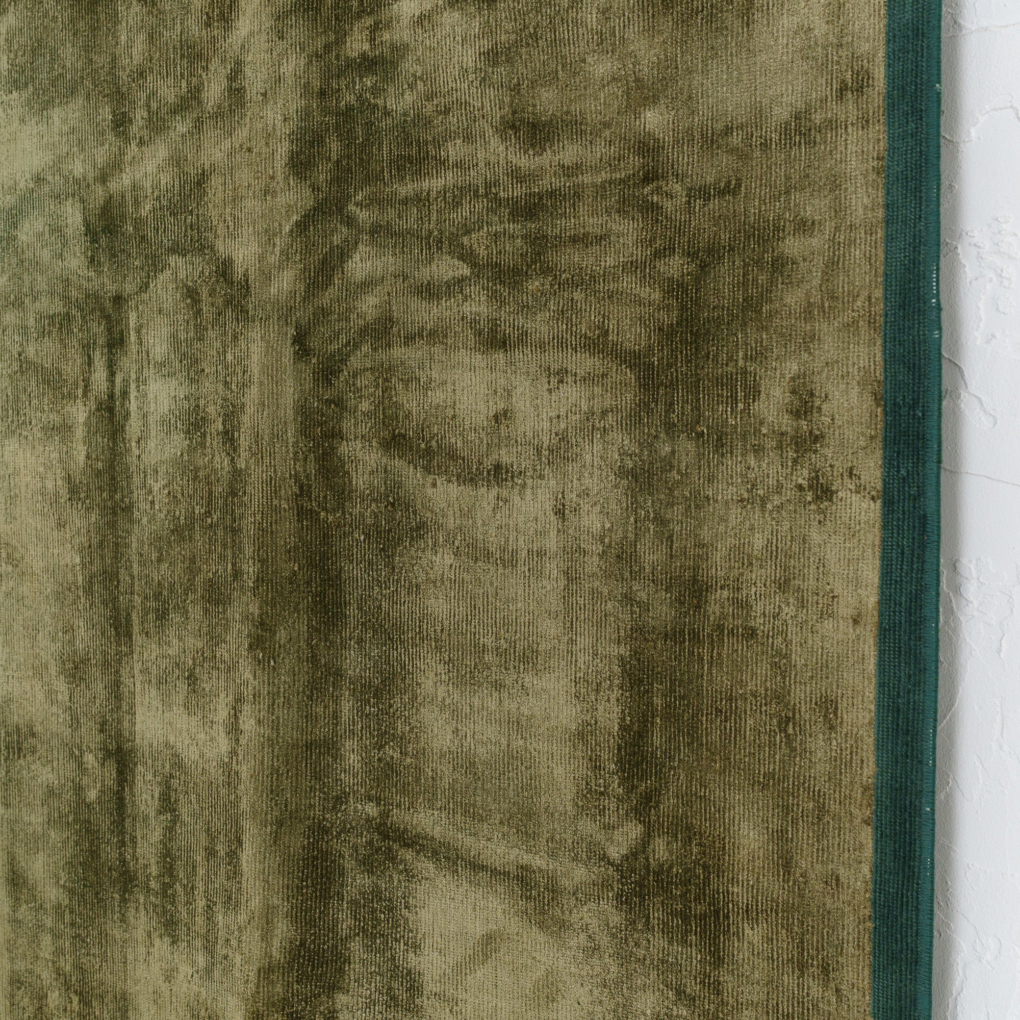 Faeless - Vintage Turkish Area Rug